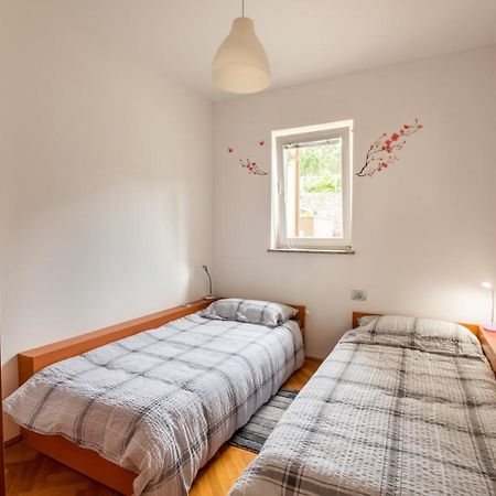 Seaview Apartment Lea Ічичі Екстер'єр фото