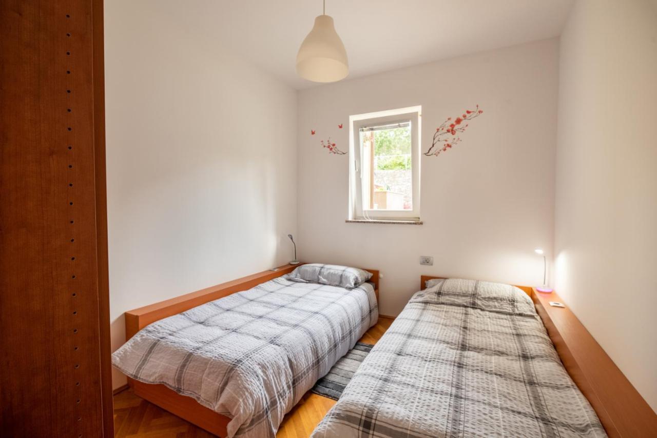 Seaview Apartment Lea Ічичі Екстер'єр фото